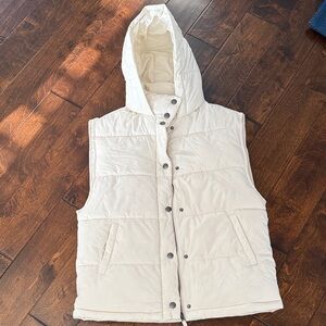 American Eagle Outfitters Cream Puffer Vest